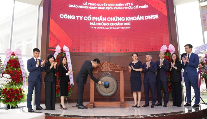 Chứng khoán công nghệ DNSE niêm yết trên sàn HoSE, định giá gần 10.000 tỷ